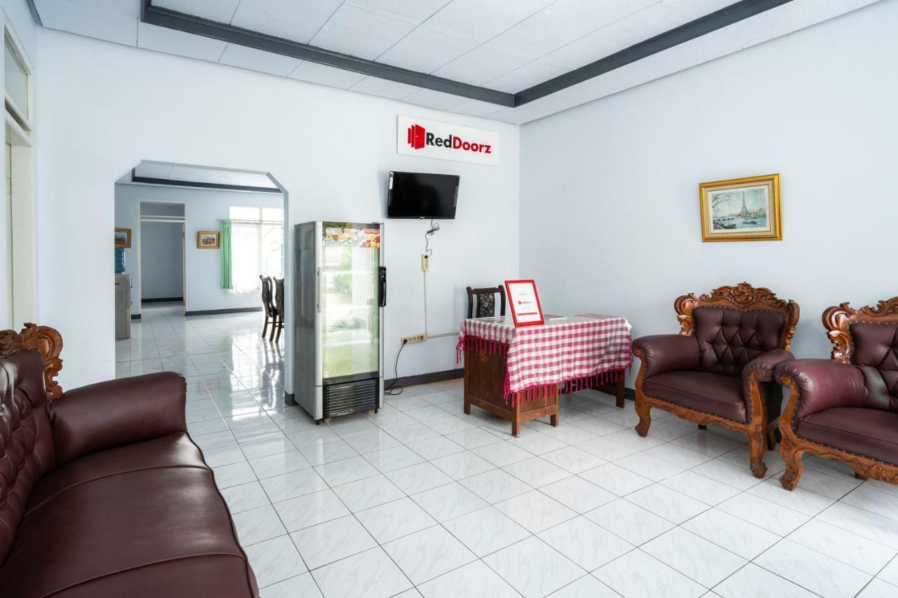 Reddoorz Syariah Near Rsud Cimacan Bogor Exterior foto